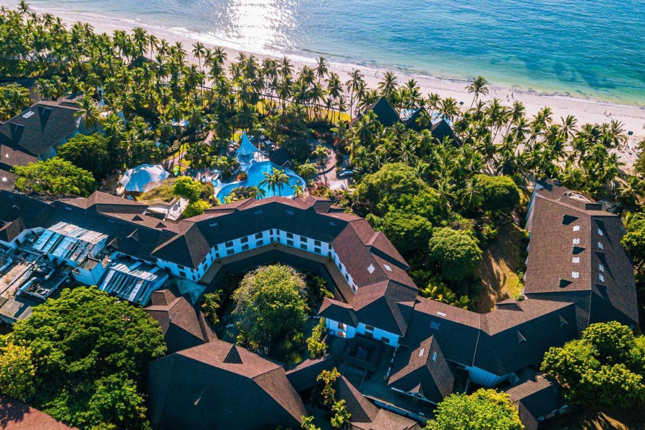 Diani Reef Beach Resort & Spa - Your Beachfront Bliss Awaits Diani Beach Exterior photo Aerial view of the resort