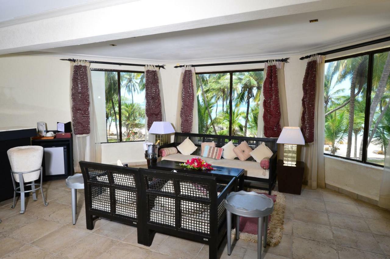 Diani Reef Beach Resort & Spa - Your Beachfront Bliss Awaits Diani Beach Exterior photo Living room